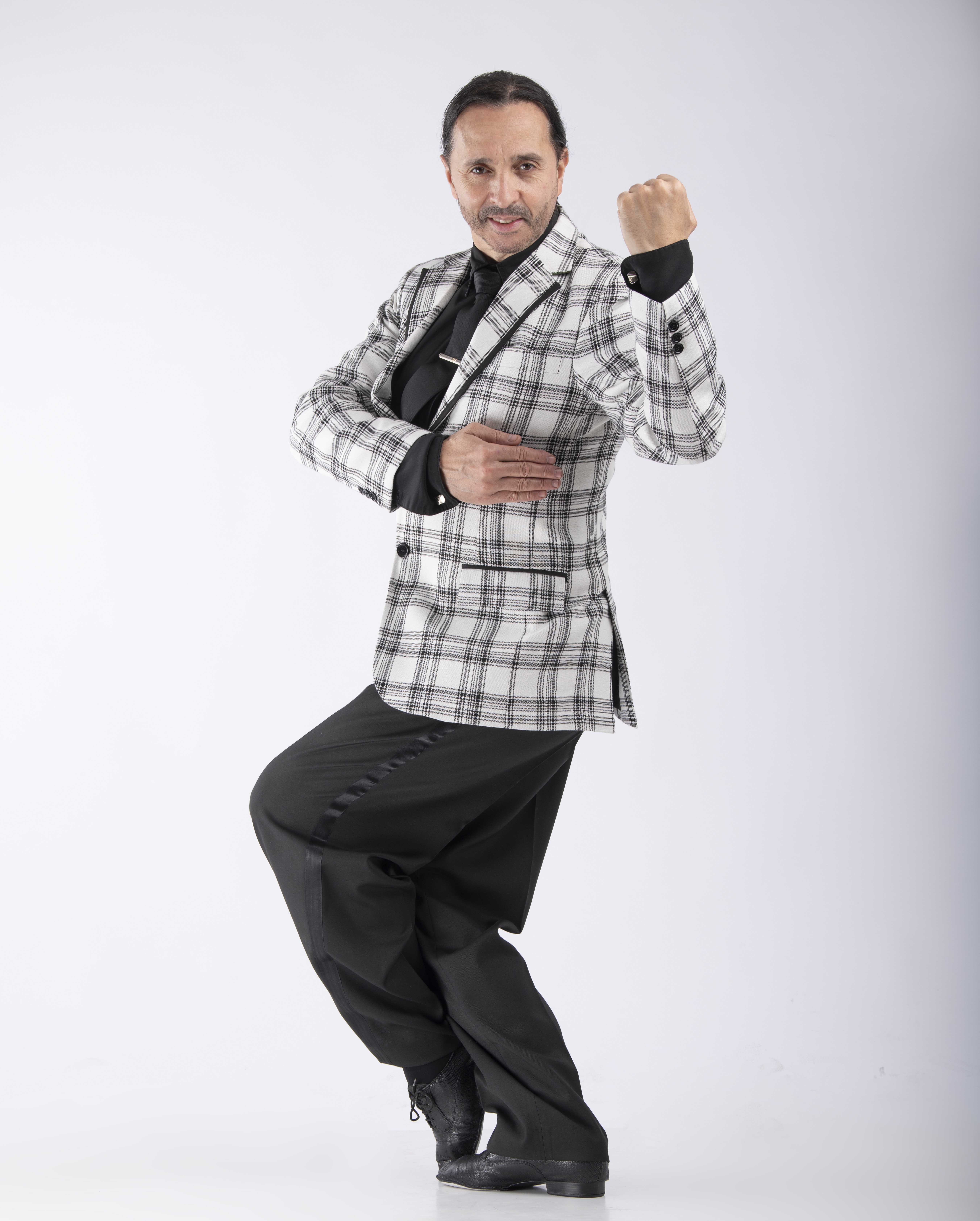 Sesion fotografica : Federico Paleo-Buenos Aires-2021-Vestuario: Miguel Mancera