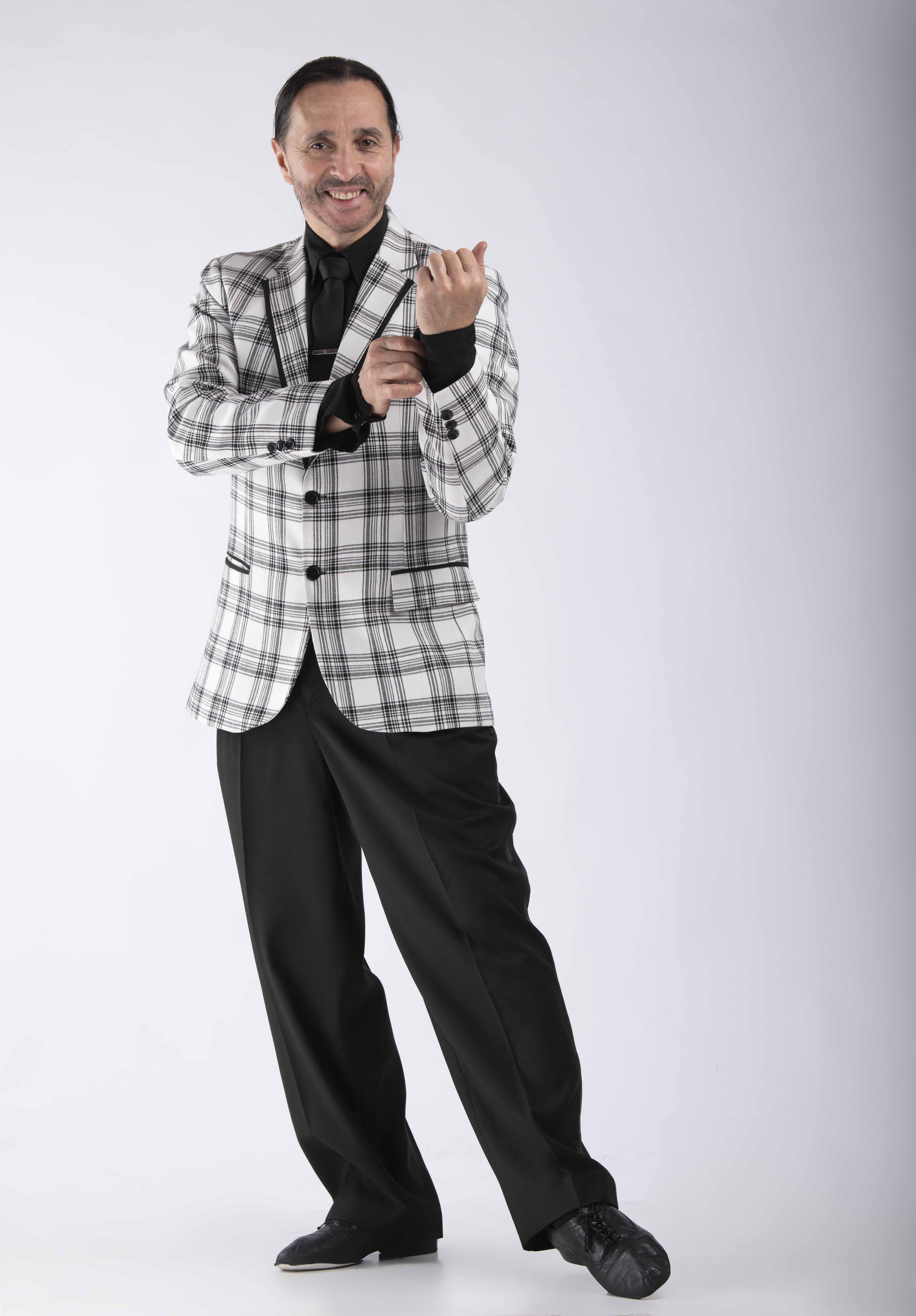 Sesion fotografica : Federico Paleo-Buenos Aires-2021-Vestuario: Miguel Mancera